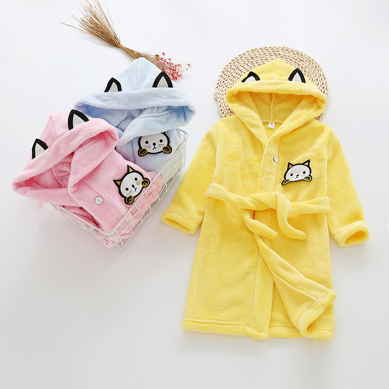 子供の漫画猫ローブ新しい冬の女の赤ちゃんバスローブパジャマロ - Winter Clothing Baby Boy のレビューと価格