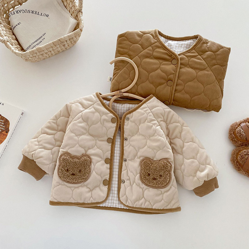 2025年韓国ベビー冬服可愛いクマ柄両面着用アウターウェア男 - Winter Clothing Baby Boy のレビューと価格