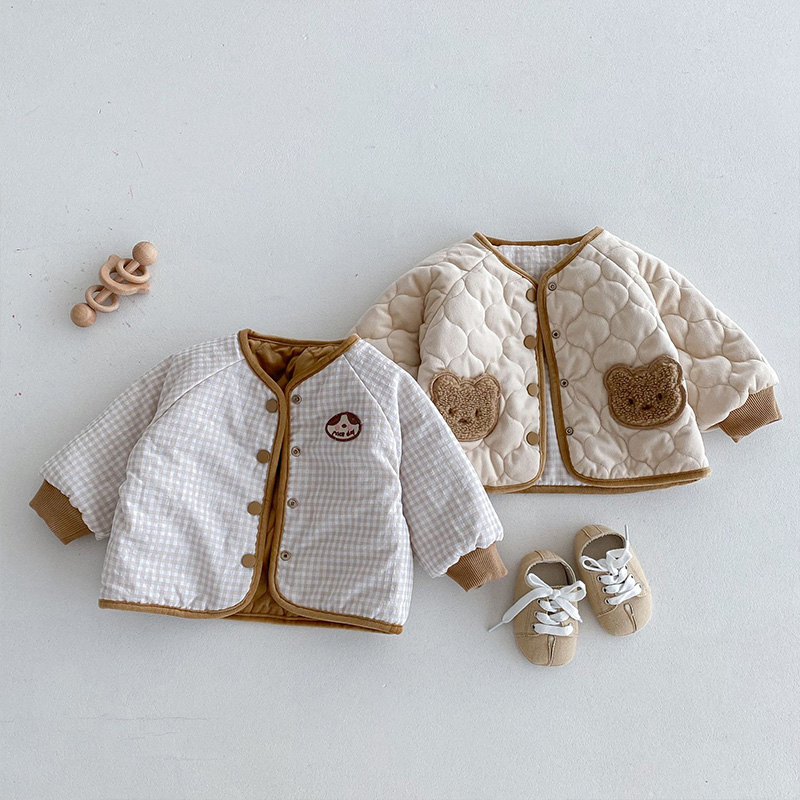 2025年韓国ベビー冬服可愛いクマ柄両面着用アウターウェア男 - Winter Clothing Baby Boy のレビューと価格
