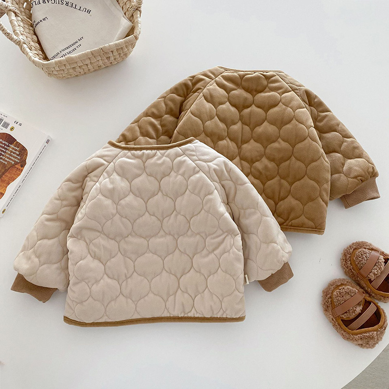 2025年韓国ベビー冬服可愛いクマ柄両面着用アウターウェア男 - Winter Clothing Baby Boy のレビューと価格