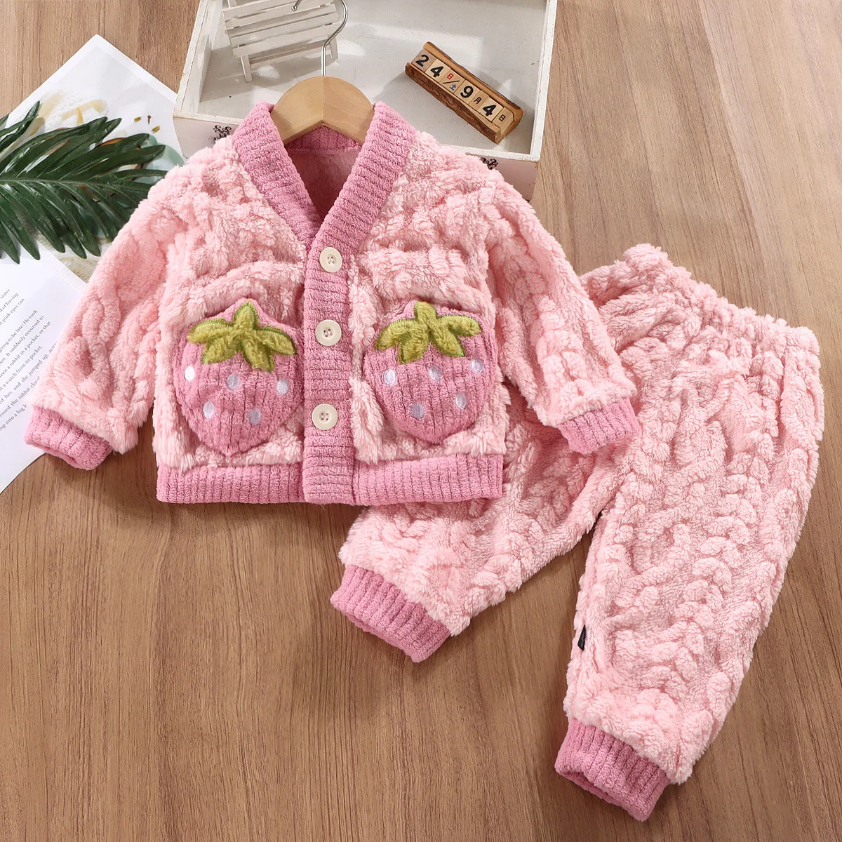 男の子と女の子のための漫画のパジャマ,柔らかいフランネルのパ - Winter Clothing Baby Boy のレビューと価格