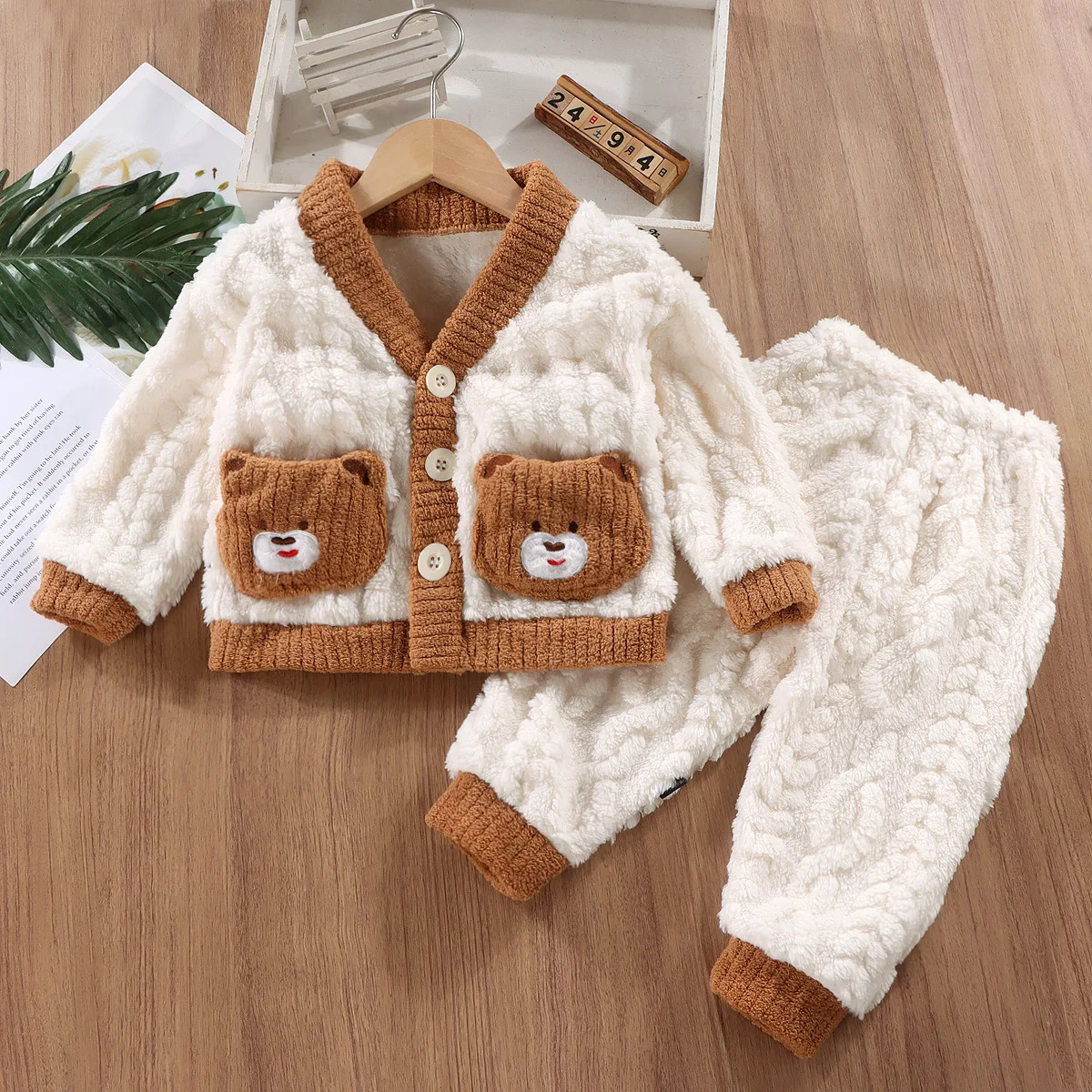 男の子と女の子のための漫画のパジャマ,柔らかいフランネルのパ - Winter Clothing Baby Boy のレビューと価格