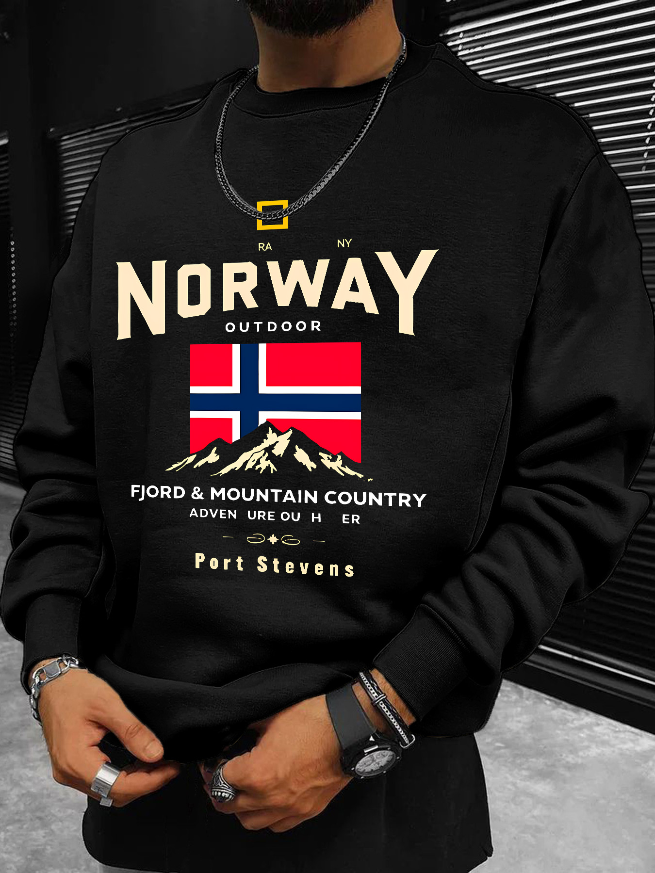 メンズスウェットシャツ、ノルウェー国旗と雪山柄、「NORWA - Winter Clothing Norway のレビューと価格