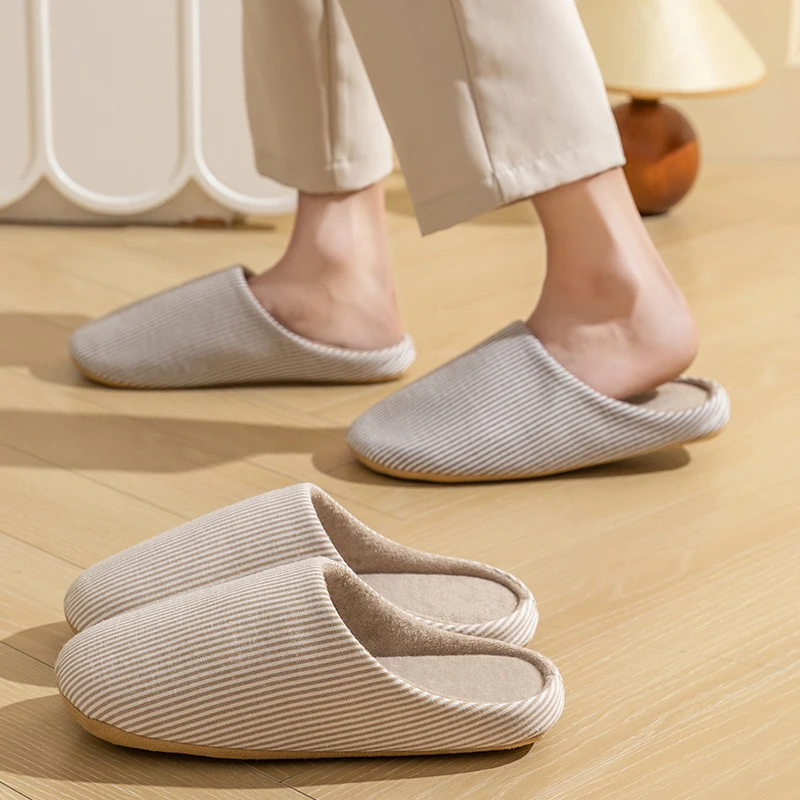 秋の新サイレント日本のスリッパ男性女性家庭用暖かい綿スリッパ - Winter Clothing Material のレビューと価格